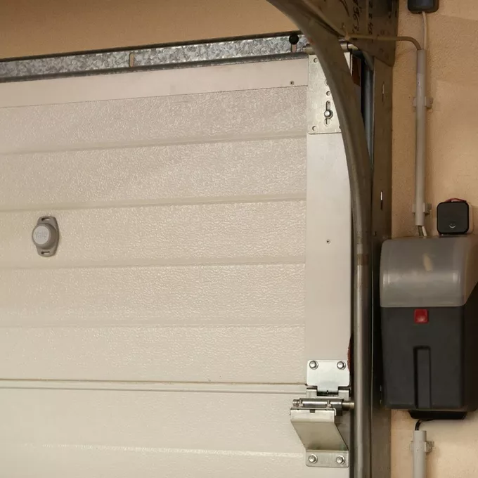 YALE HOME Smart Opener do drzwi garażowych