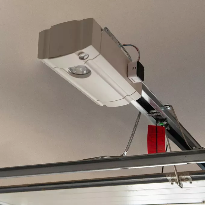 YALE HOME Smart Opener do drzwi garażowych